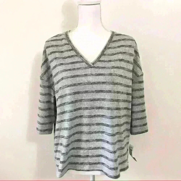 Kendall + Kylie Striped Knit V-Neck Top - Picture 3 of 8